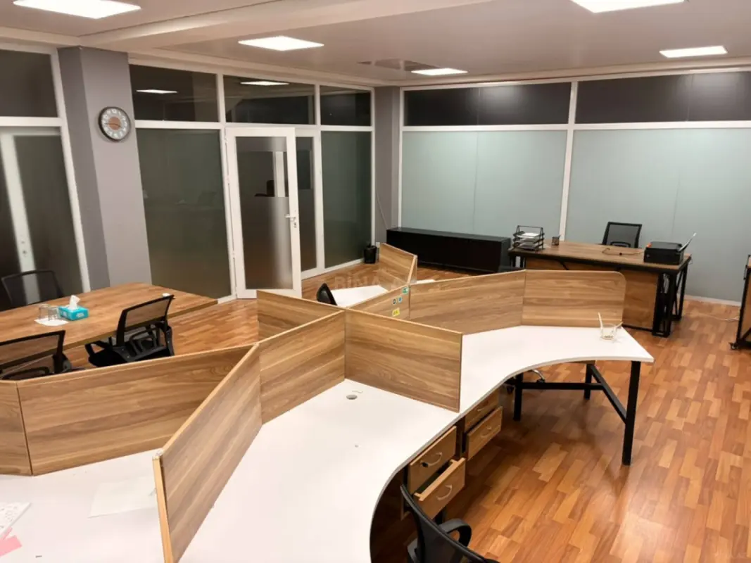 Kirayə verilir 1 otaqlı ofis 50 m²
