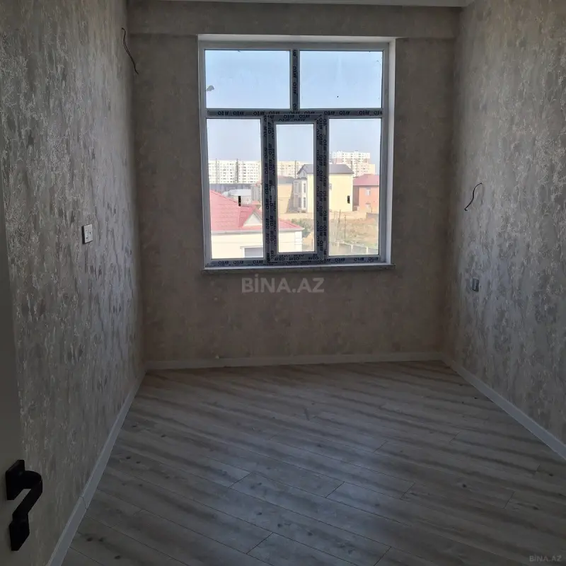 Satılır 4 otaqlı mənzil 76 m²