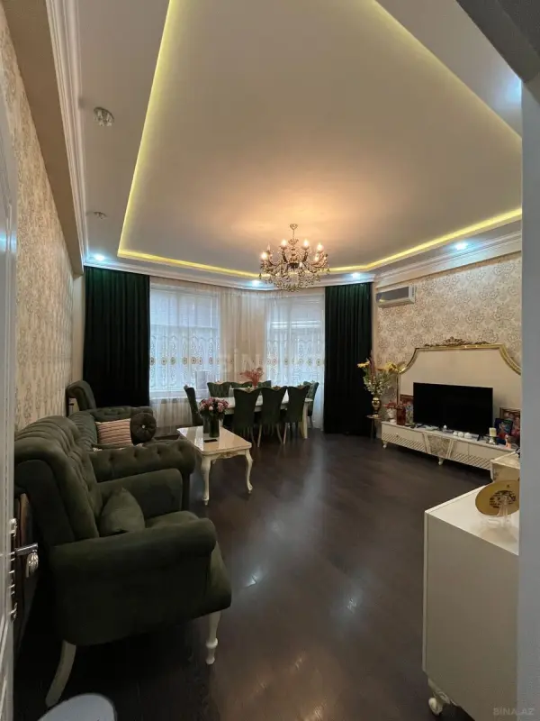 Satılır 3 otaqlı mənzil 141 m²