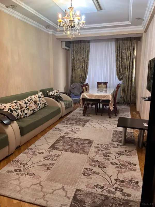 Satılır 4 otaqlı mənzil 165 m²