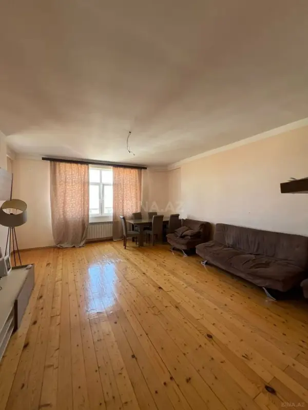 Satılır 3 otaqlı mənzil 123 m²