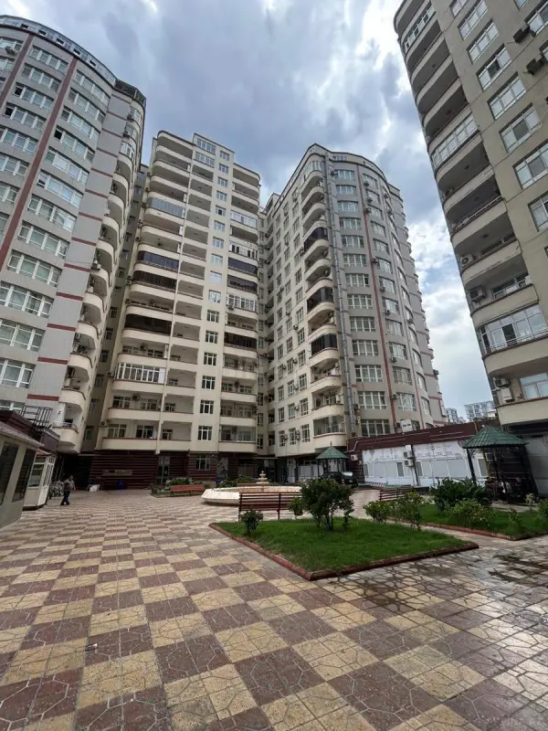 Satılır 3 otaqlı mənzil 120 m²