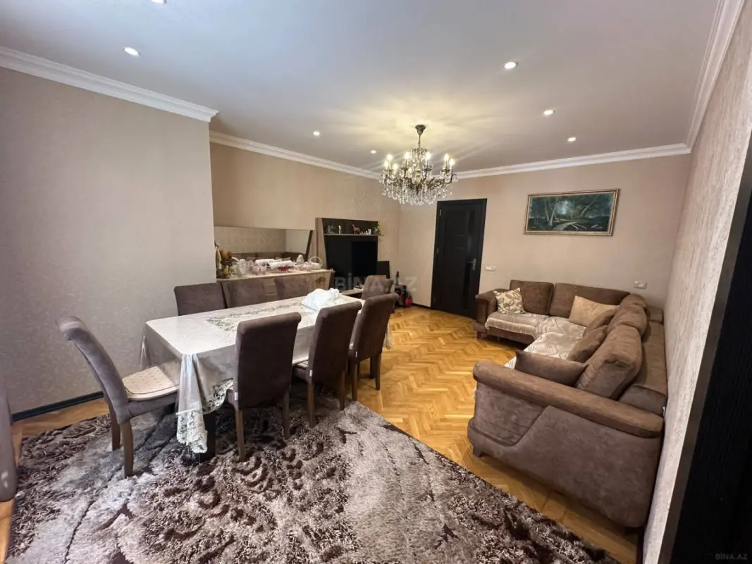Satılır 4 otaqlı mənzil 115 m²