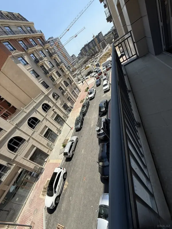 Satılır 3 otaqlı mənzil 147 m²