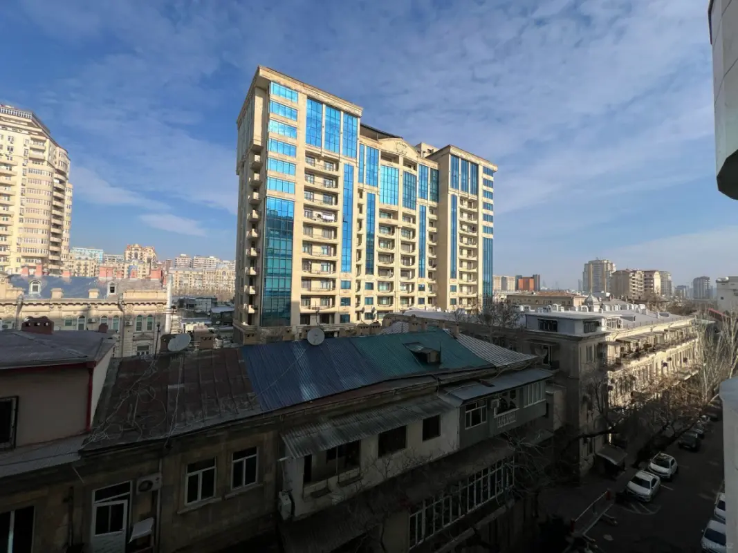 Kirayə verilir 3 otaqlı mənzil 130 m²
