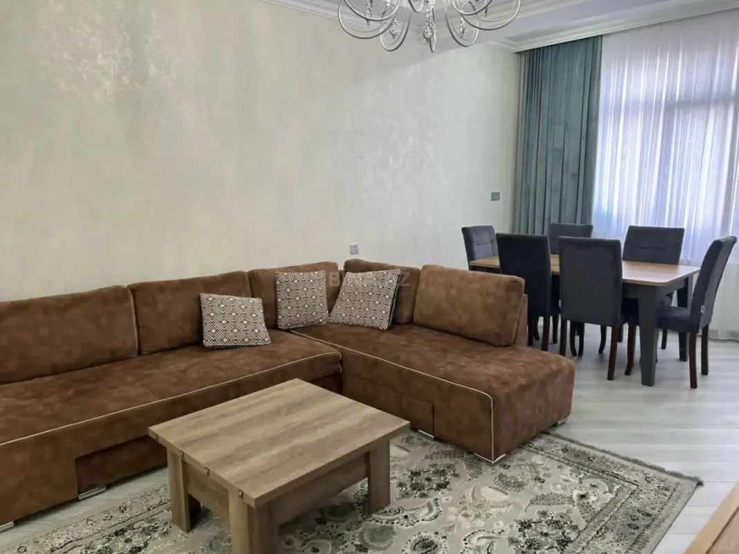 Kirayə verilir 2 otaqlı mənzil 87 m²