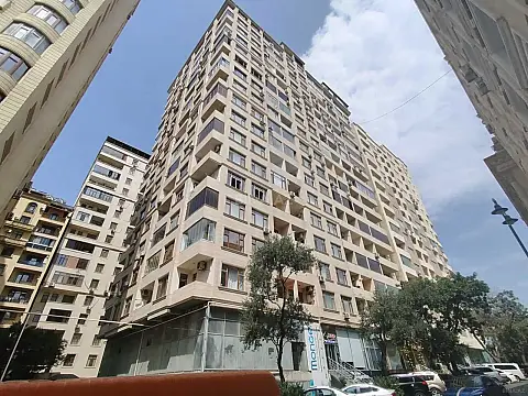Satılır 3 otaqlı mənzil 138 m² — Bakı 3 otaq 138.00 m²