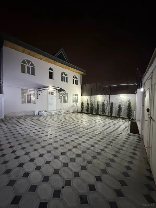 Satılır 7 otaqlı həyət evi 200 m²