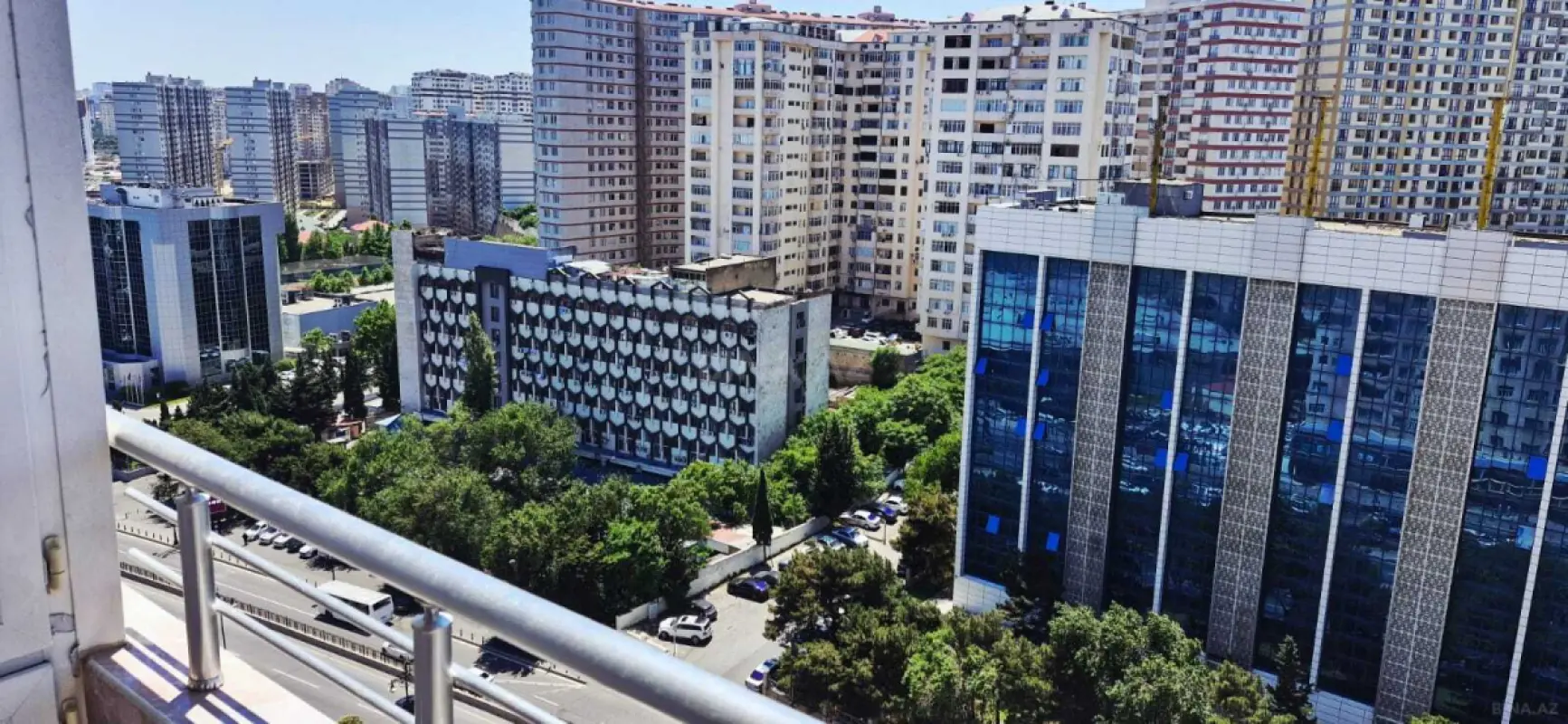Satılır 3 otaqlı mənzil 120 m²