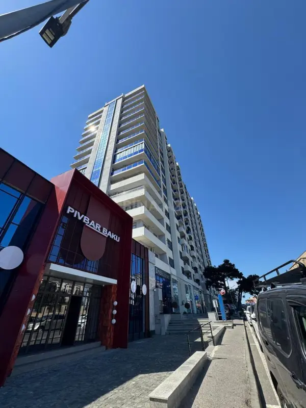 Satılır 2 otaqlı mənzil 84 m²
