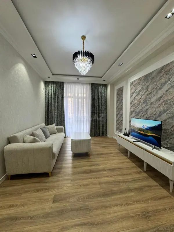 Satılır 2 otaqlı mənzil 76 m²