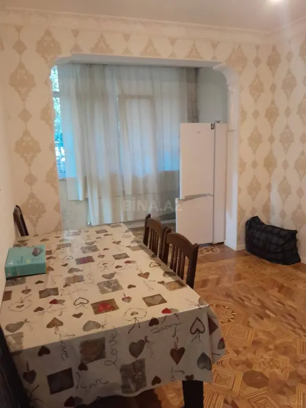 Kirayə verilir 2 otaqlı mənzil 60 m²