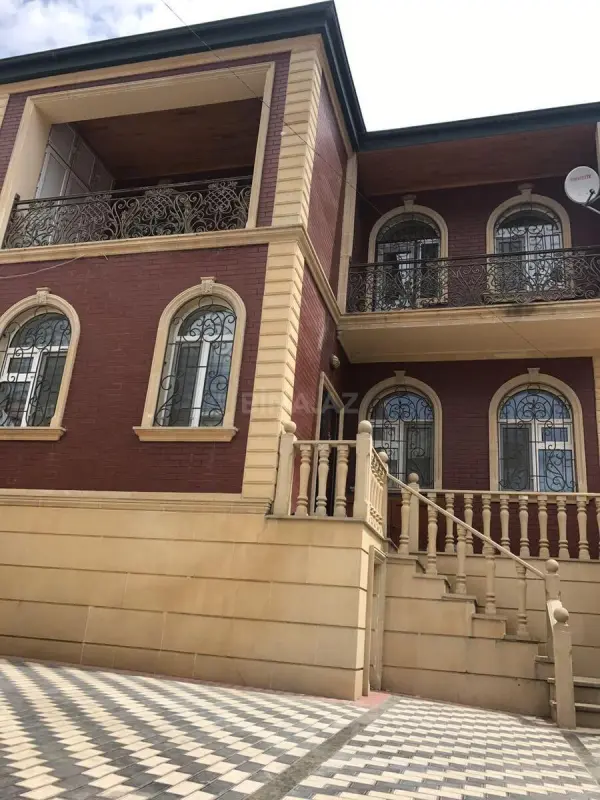 Satılır 4 otaqlı həyət evi 161 m²