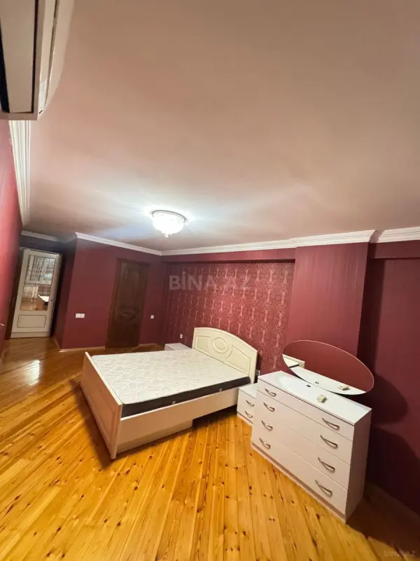 Kirayə verilir 3 otaqlı mənzil 130 m²
