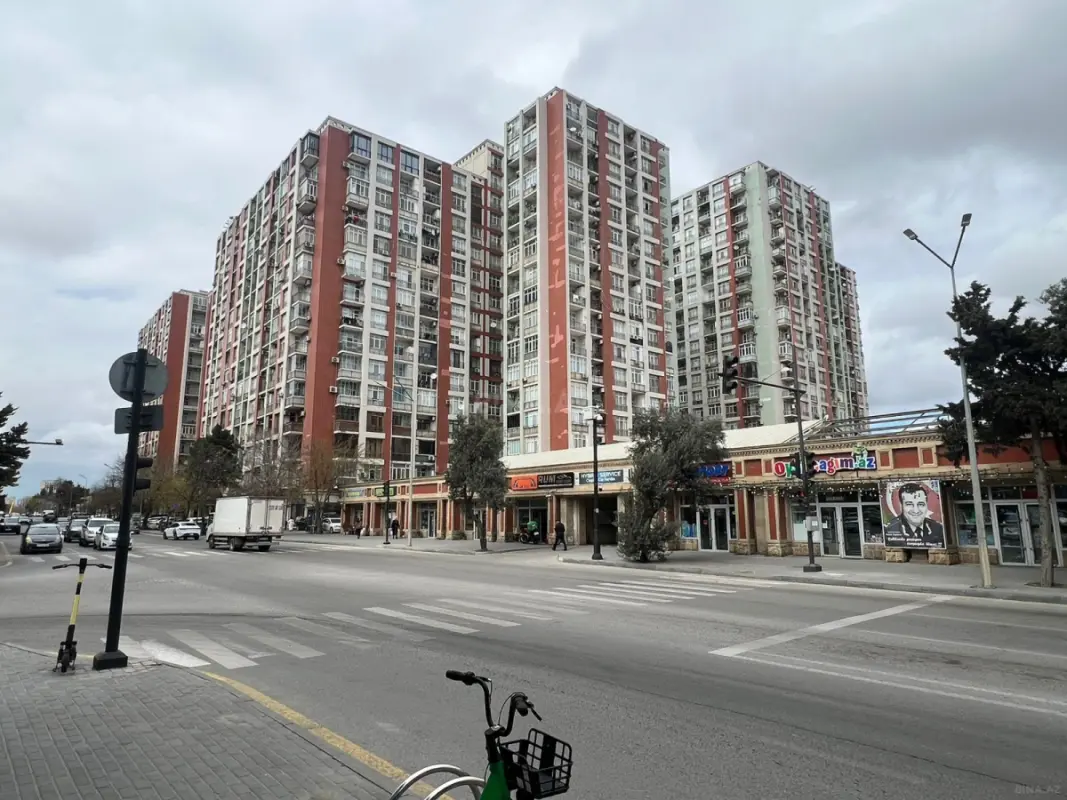 Kirayə verilir 3 otaqlı mənzil 133 m²