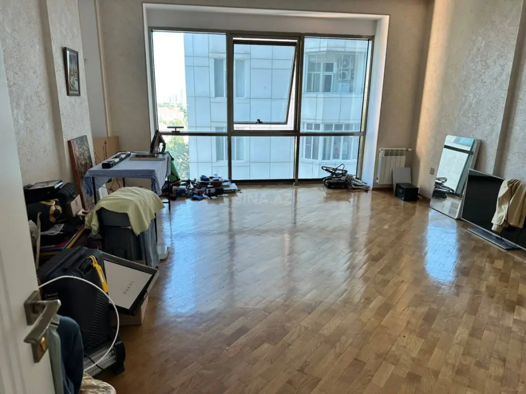Satılır 2 otaqlı mənzil 74 m²