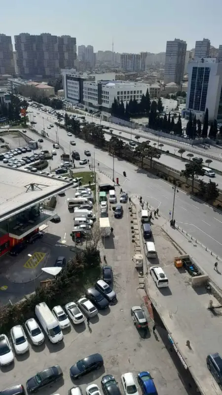 Satılır 3 otaqlı mənzil 135 m²