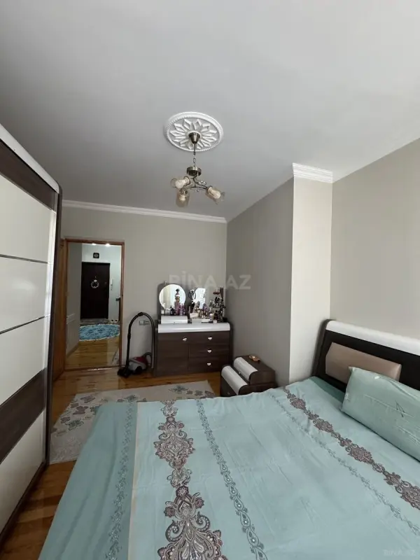 Satılır 2 otaqlı mənzil 67 m²