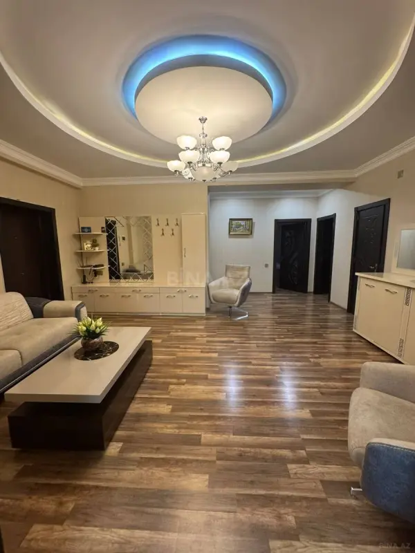 Satılır 3 otaqlı mənzil 140 m²