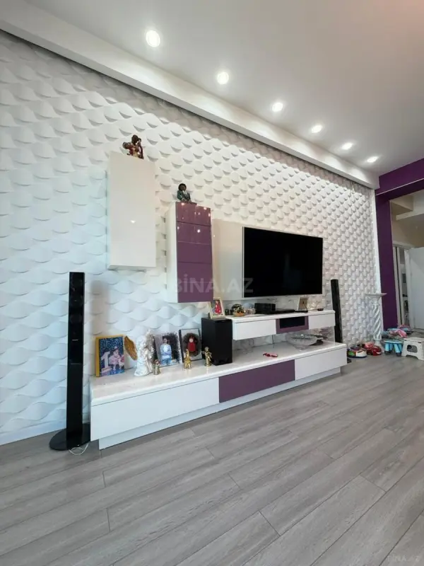 Kirayə verilir 4 otaqlı mənzil 214 m²