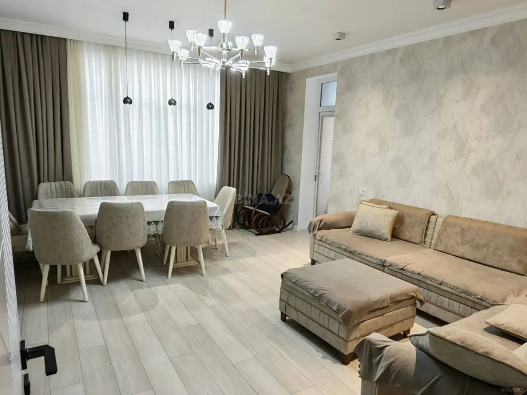 Satılır 4 otaqlı mənzil 124 m²