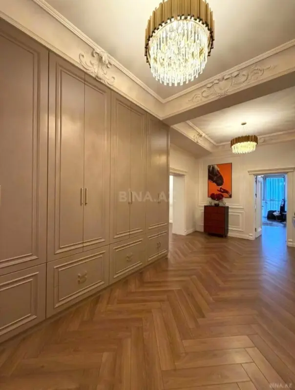 Kirayə verilir 3 otaqlı mənzil 165 m²