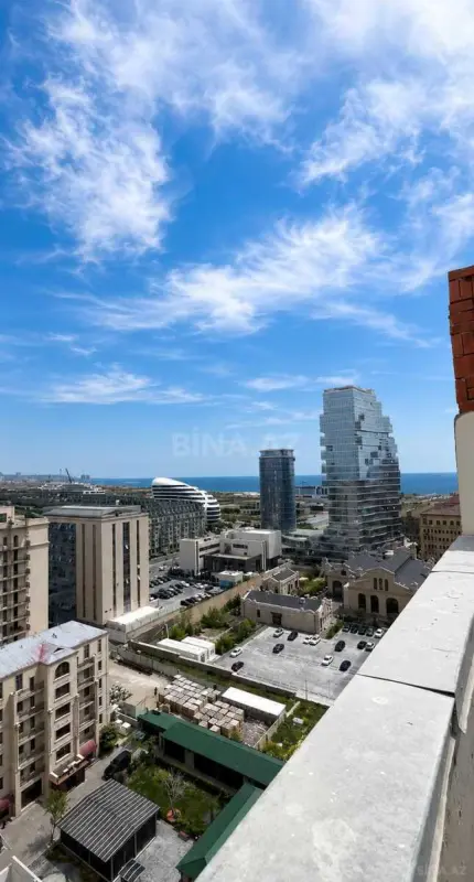 Satılır 3 otaqlı mənzil 145 m²