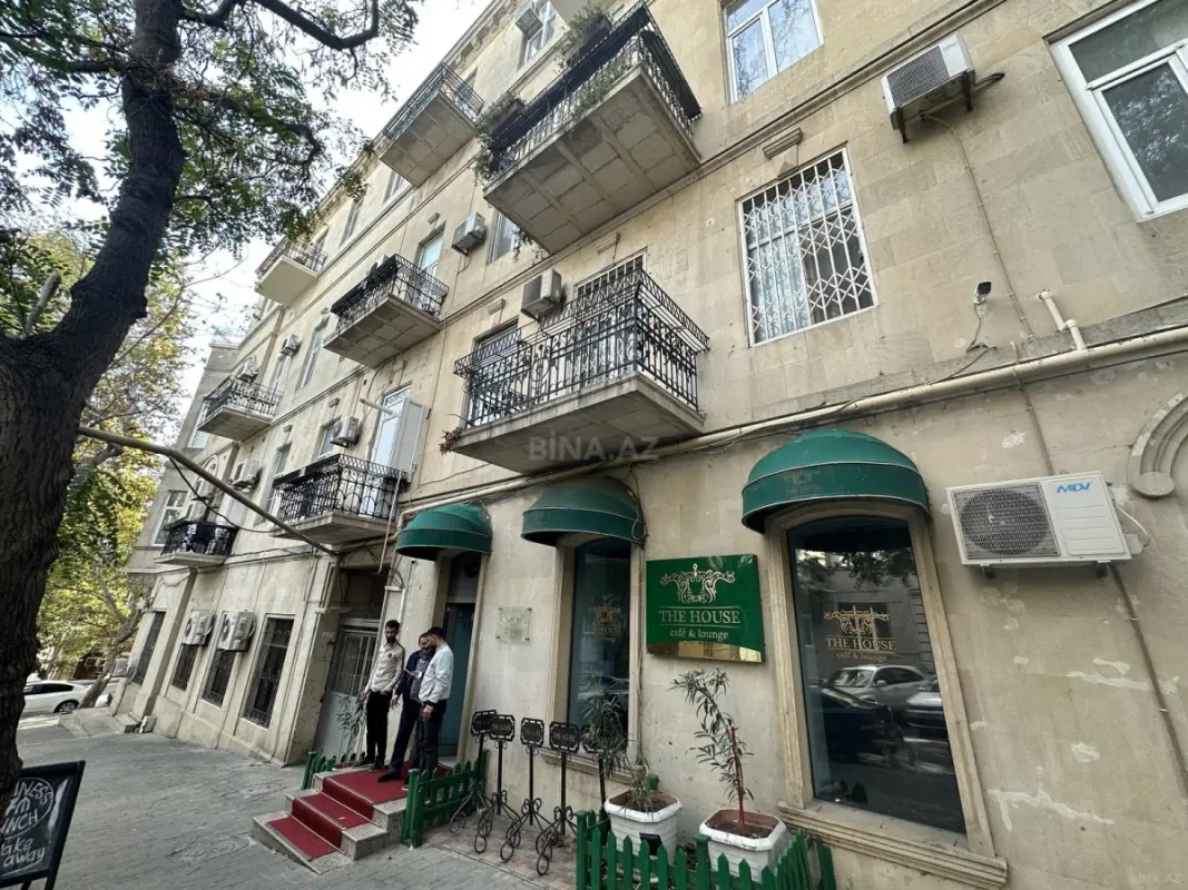 Kirayə verilir 4 otaqlı mənzil 100 m²