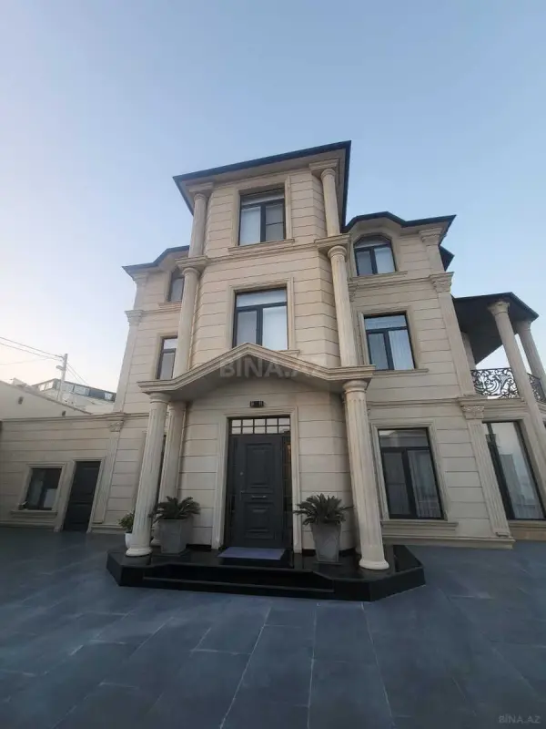 Kirayə verilir 8 otaqlı həyət evi 800 m²