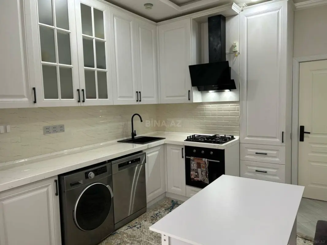 Kirayə verilir 2 otaqlı mənzil 90 m²