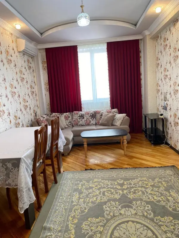 Kirayə verilir 2 otaqlı mənzil 80 m²