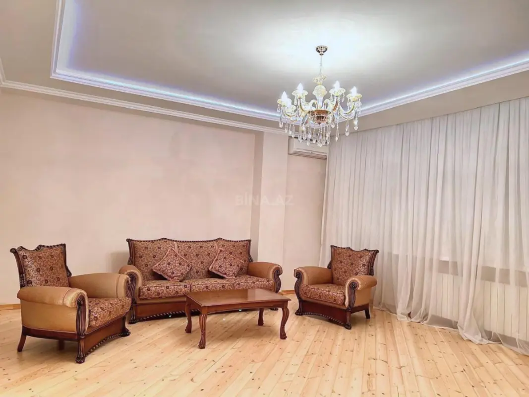 Kirayə verilir 2 otaqlı mənzil 110 m²