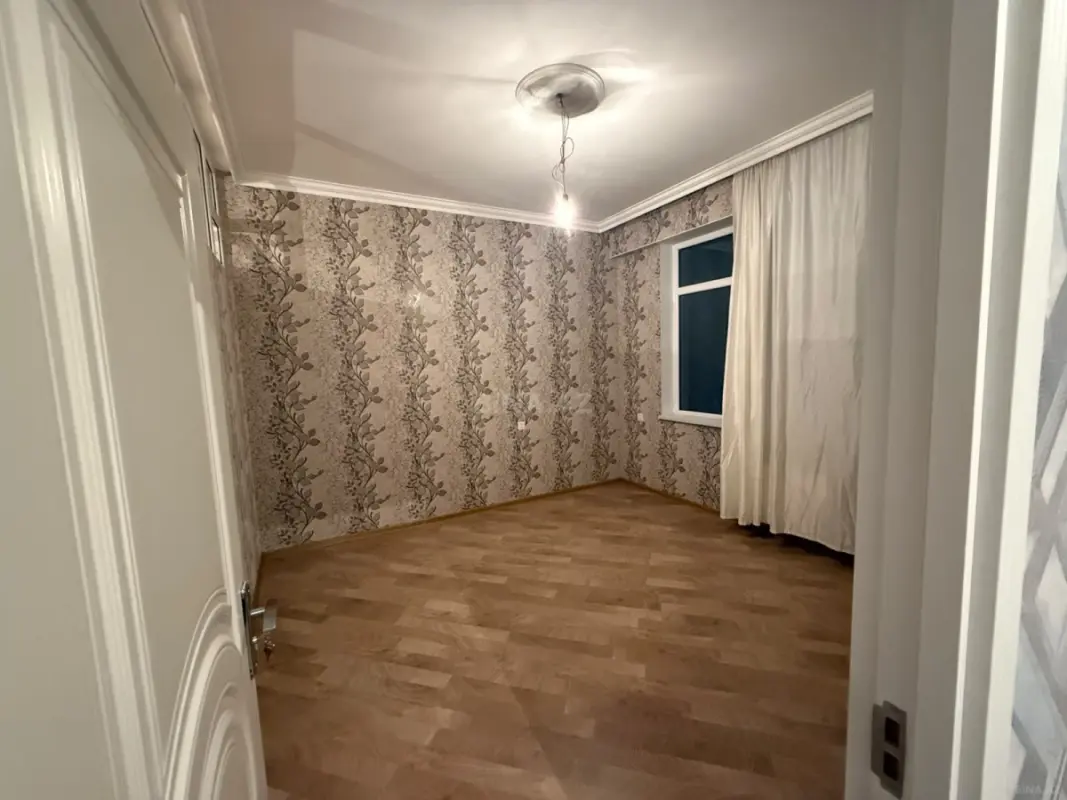 Satılır 2 otaqlı mənzil 70 m²