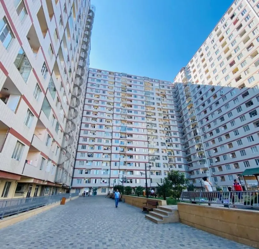 Satılır 3 otaqlı mənzil 139 m²