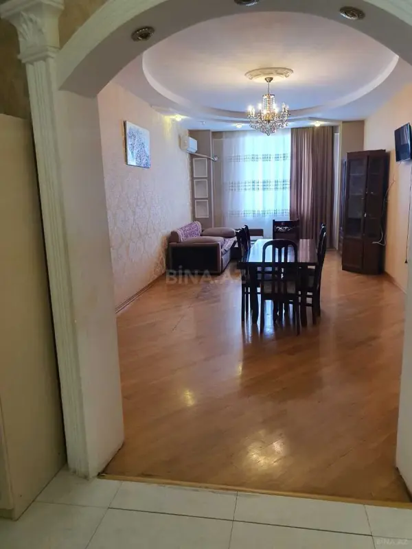Satılır 3 otaqlı mənzil 120 m²