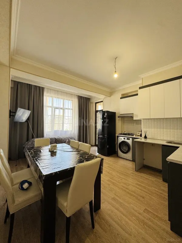 Satılır 2 otaqlı mənzil 83 m²