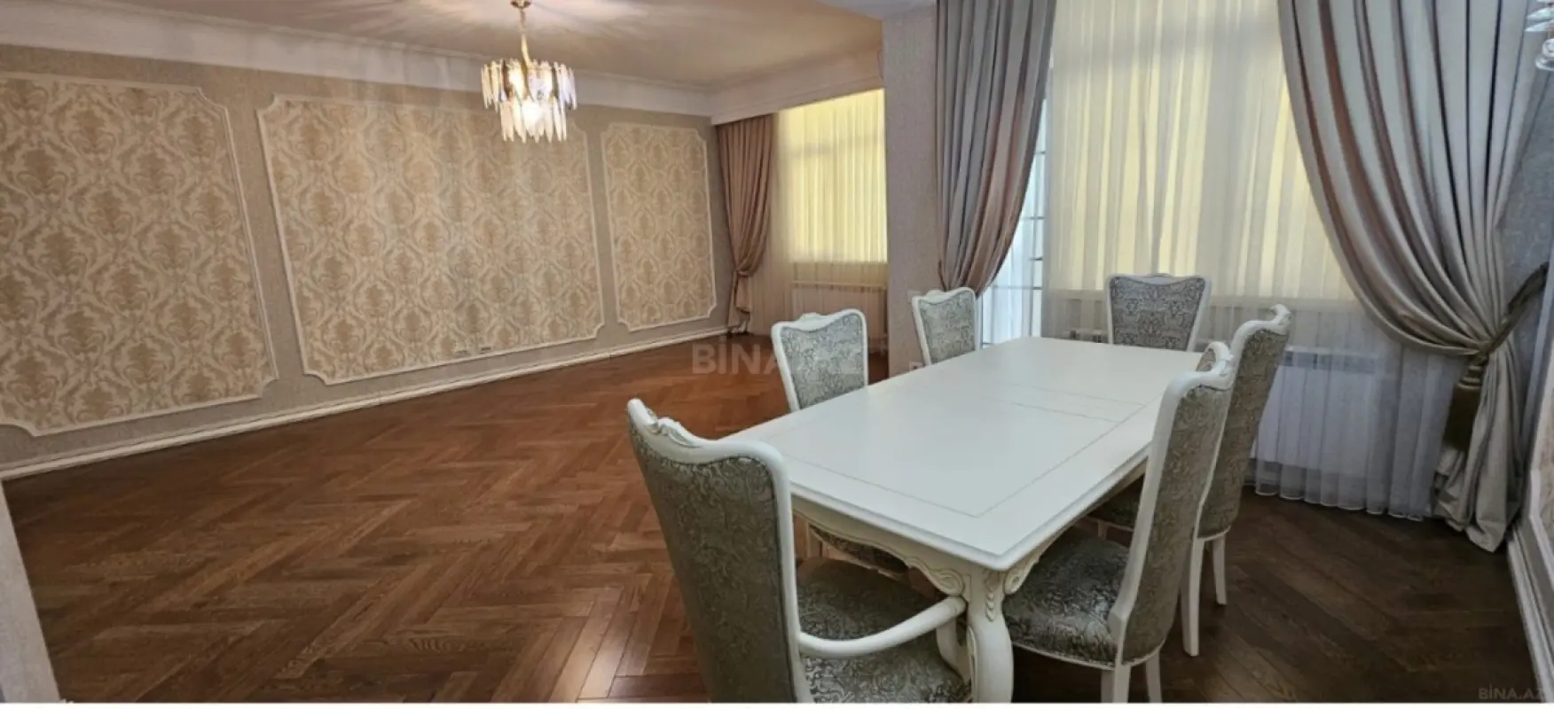 Satılır 4 otaqlı mənzil 204 m²