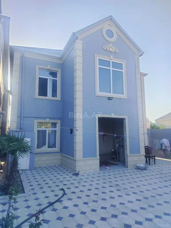 Satılır 6 otaqlı həyət evi 200 m²