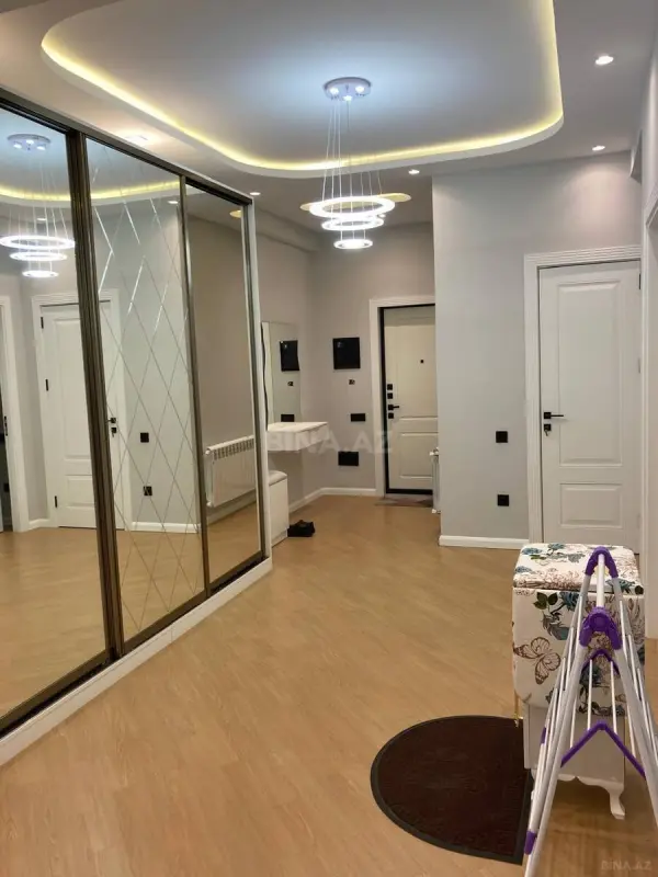 Kirayə verilir 3 otaqlı mənzil 142 m²