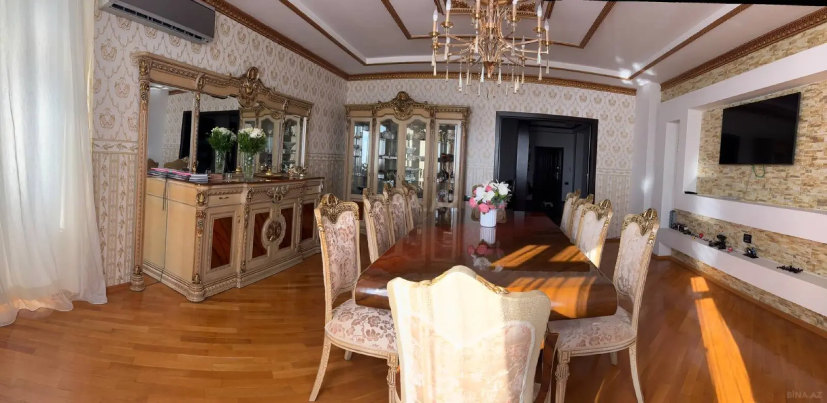 Satılır 3 otaqlı mənzil 178 m²