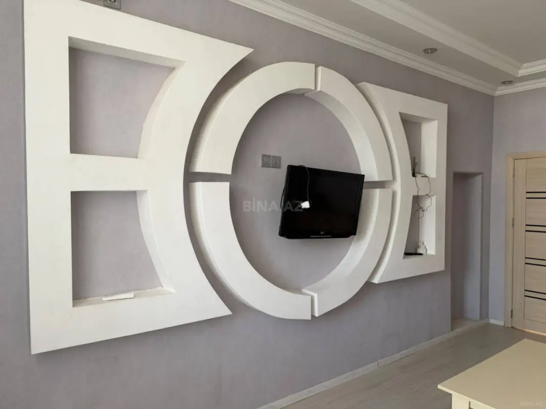 Kirayə verilir 2 otaqlı mənzil 95 m²