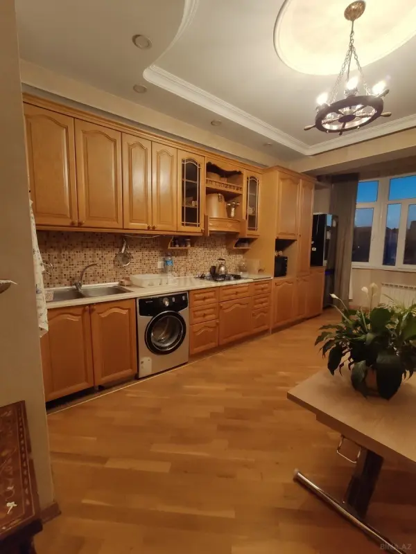 Satılır 2 otaqlı mənzil 87 m²