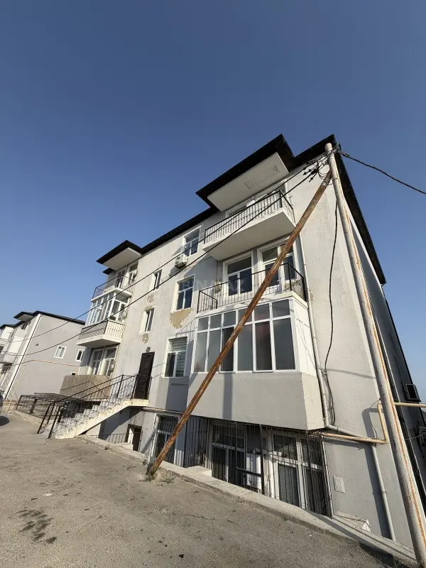 Satılır 3 otaqlı mənzil 93 m²