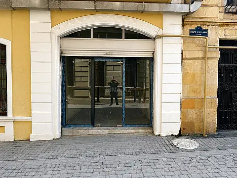 Kirayə verilir obyekt 30 m² — Bakı 30.00 m²