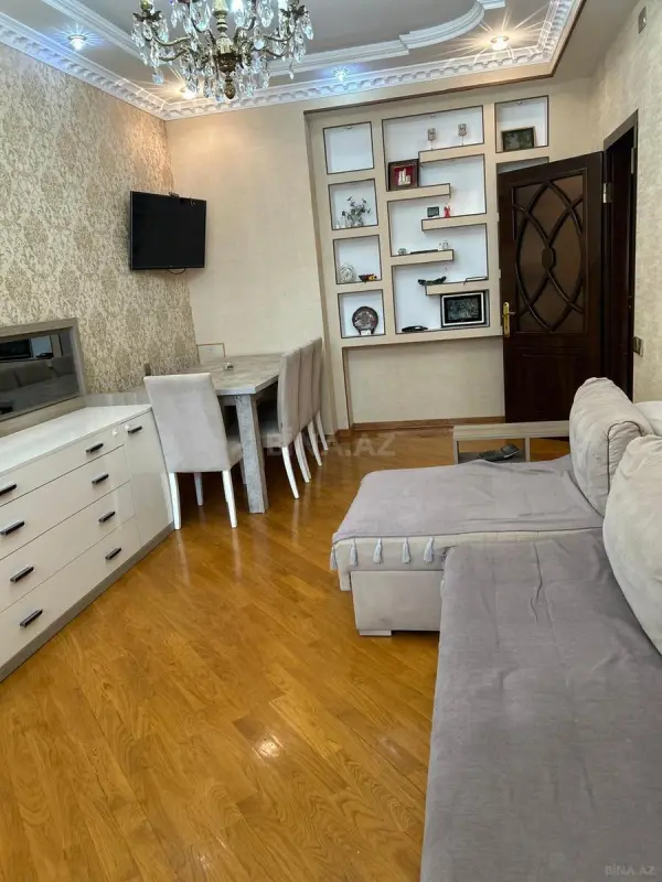 Kirayə verilir 2 otaqlı mənzil 75 m²