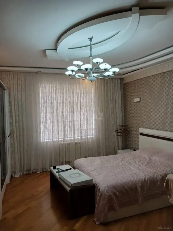 Kirayə verilir 4 otaqlı mənzil 180 m²