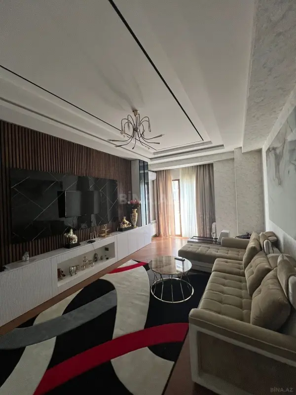 Kirayə verilir 3 otaqlı mənzil 119 m²