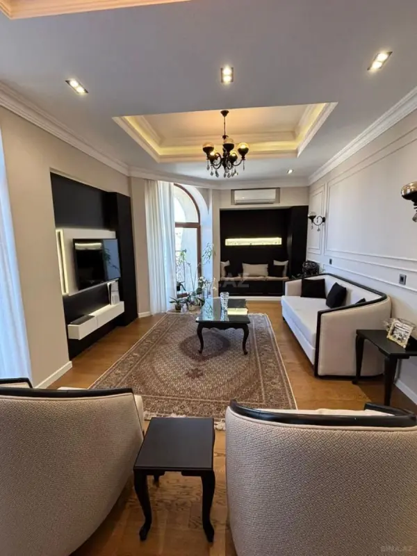Satılır 3 otaqlı mənzil 126 m²