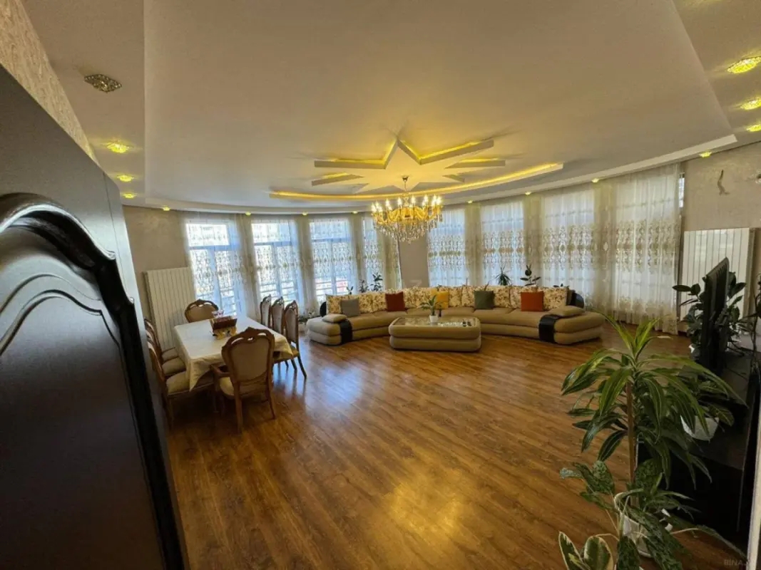 Satılır 4 otaqlı mənzil 198 m²