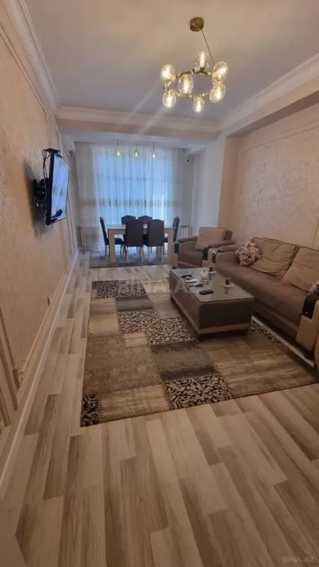 Kirayə verilir 2 otaqlı mənzil 110 m²